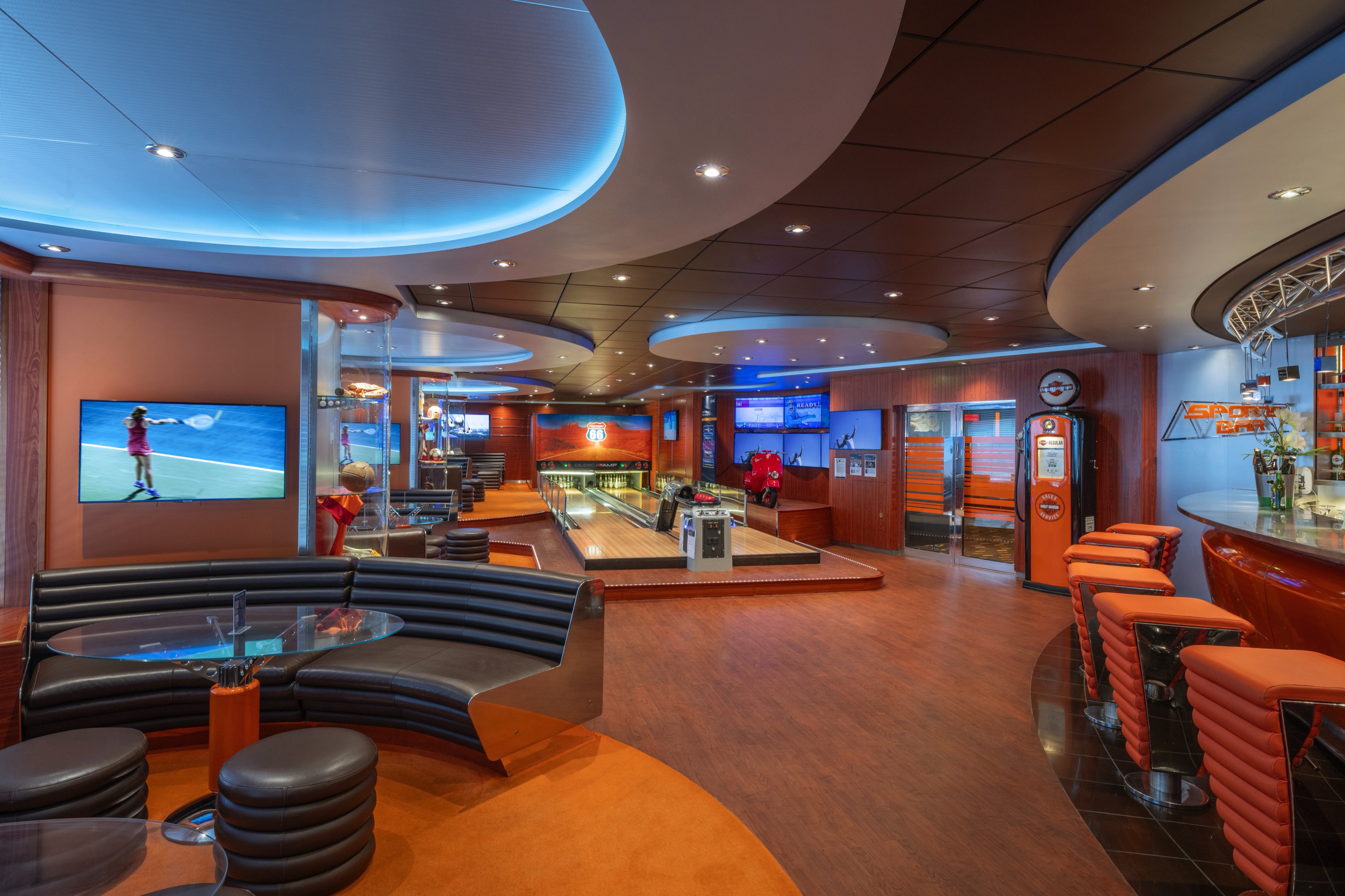 MSC Divina - Mini Bowling